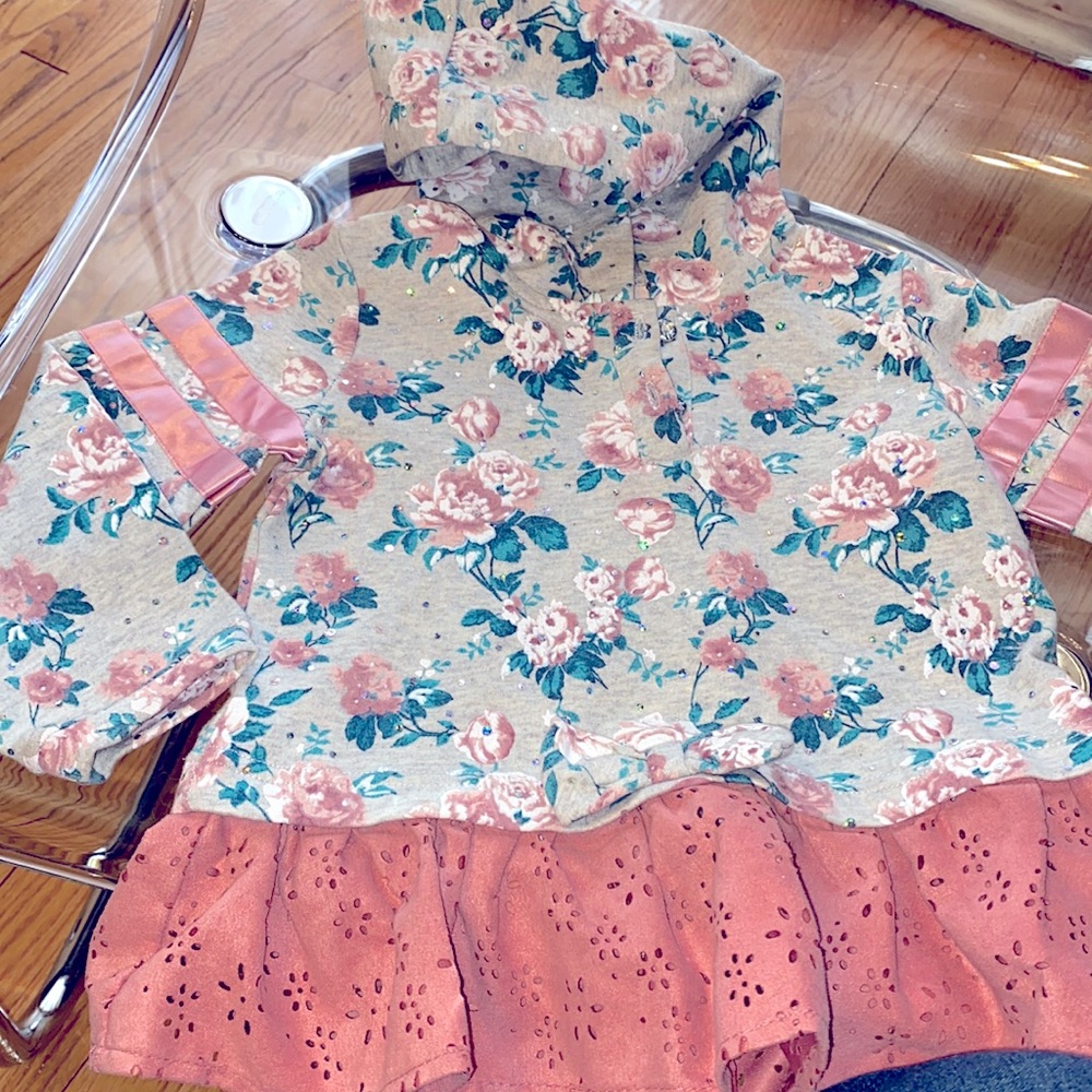 Stunning Little Lass girls hoodie! Size 2t!